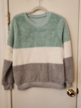 Plush Colorblock Crewneck Sweater in Mint, White & Gray